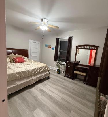 Mount Rainier House | Alegrya-1