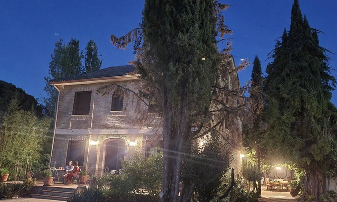 Distrito Centro Ski Chalet | Aljubea: Rest and Nature 15km from Córdoba