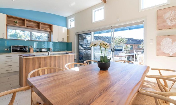 Huskisson House | Alkira by Experience Jervis Bay