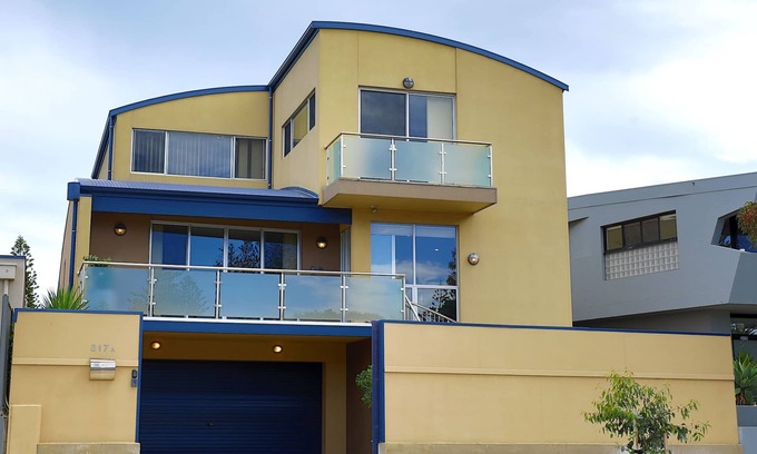Henley Beach House | Allure @ Henley - Family, Beach, Cafe, Shopping