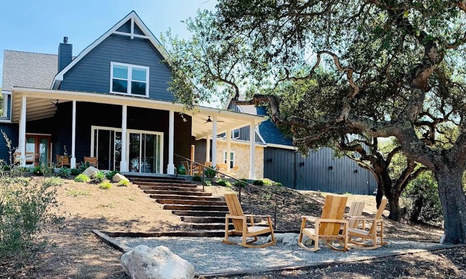 Arroyo Grande House | "Almost" Brand New 2020 "Modern Farm House ". Close to beach and wine country