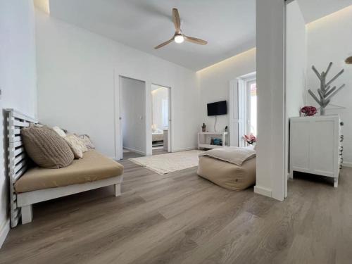 Parede Apartment | Aloha Pink House