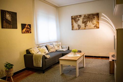 Distrito de Levante Apartment | Alojamiento entero, a 15 minutos de zona centro con plaza de aparcamiento opcional