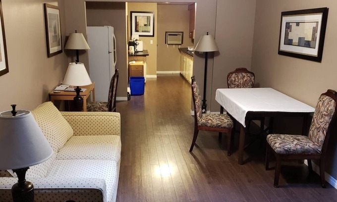 Blarchmont Apartment | ♥ ALPINE COMFORT 5 Min to Golf & Ski.