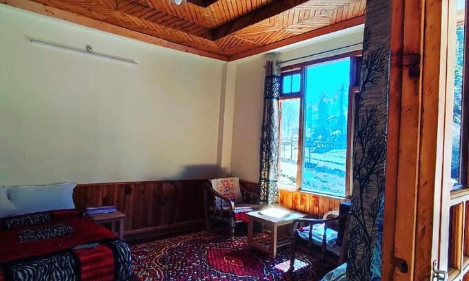 Banjar House | Alpine Homestay at Gadagusain