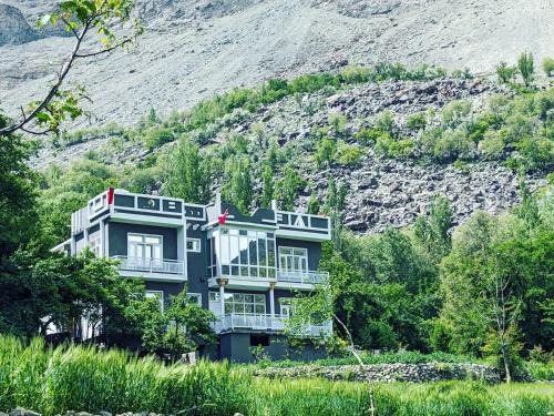 Khaplu Bed & Breakfast | Alpine Resort Khaplu