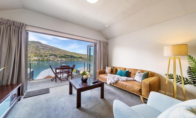 Queenstown Apartment | Alpine Village - 2 Bedroom Executive Apartment