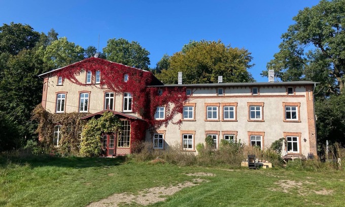 Lalendorf Apartment | Alt Krassow Lakeside Retreat