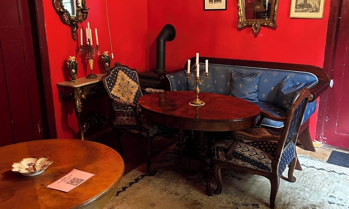 Neu Poserin Apartment | Alte Siedlerresidenz in Neu Damerow Alleinlage, Großer Garten, Viel Grün+wasser