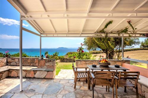 Sithonia House | Alterra Vita Captain's Cabin