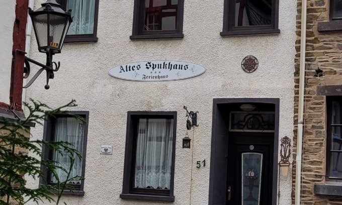 Ellenz-Poltersdorf House | "Altes Spukhaus" Beilstein - historic winegrower's house from 1880