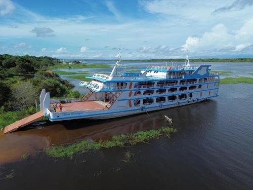 Campina Boat Rental | Aluguel embarcação cop 30 com 21 suítes