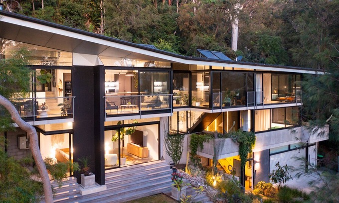Newport House | Alya House: The Luxury Pet-Friendly Accommodation with Private Beach