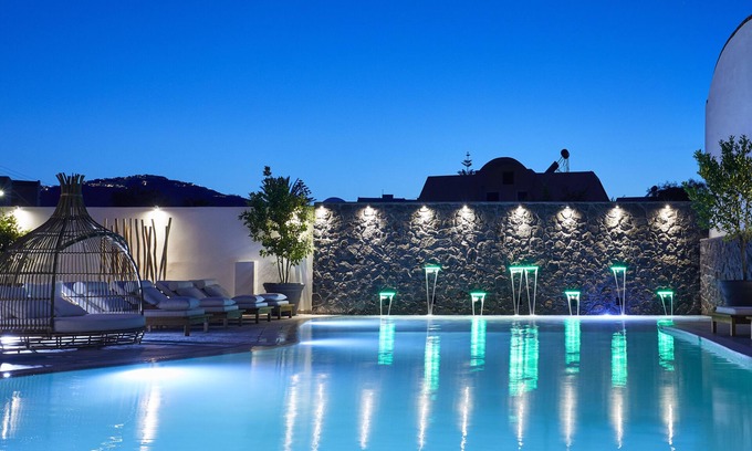 Kamari House | Amara Suites Santorini
