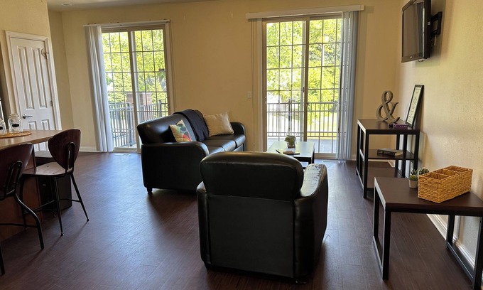 Notre Dame House | Amazing 4-bedroom townhome to celebrate football season steps from Notre Dame