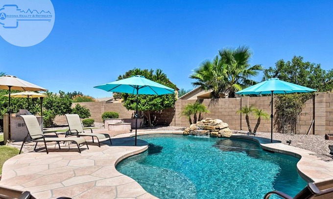 San Tan Valley House | AMAZING 5 BR 3 BA PRIVATE HEATED SALT WATER POOLSIDE RETREAT!