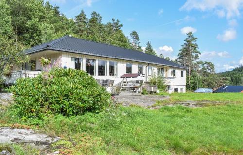 Oyslebo Apartment | Amazing Apartment In Øyslebø With Wifi