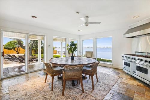 Galveston House | Amazing Bay