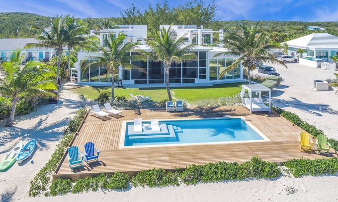 Jimmy Hill Villa | Amazing Beachfront Villa on 2 miles beach with turquoise water and white sand!