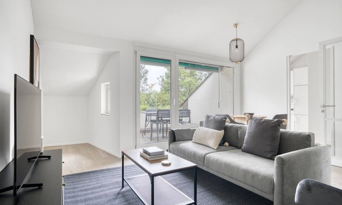 Bruderholz Apartment | Amazing Bruderholz 2 Room w/Storage, nr Market, by Blueground