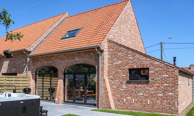 Woumen House | Amazing home in Diksmuide with WiFi