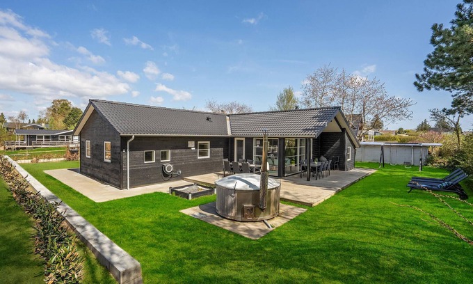 Egsmark Strand House | Amazing home in Ebeltoft with sauna