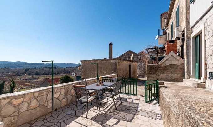 Kuna Peljeska House | Amazing home in Kuna with kitchen