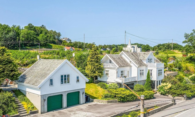 Skjoldastraumen House | Amazing home in Skjoldastraumen