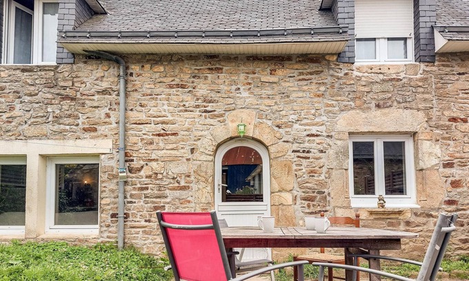 Pluvigner House | Amazing home in Pluvigner with WiFi