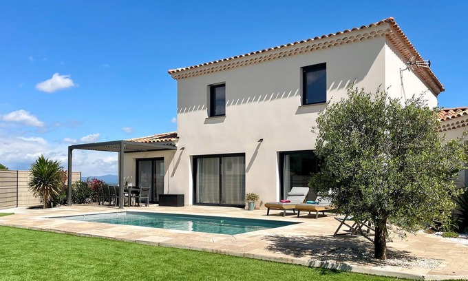 Rochegude House | Amazing home in Rochegude with kitchen