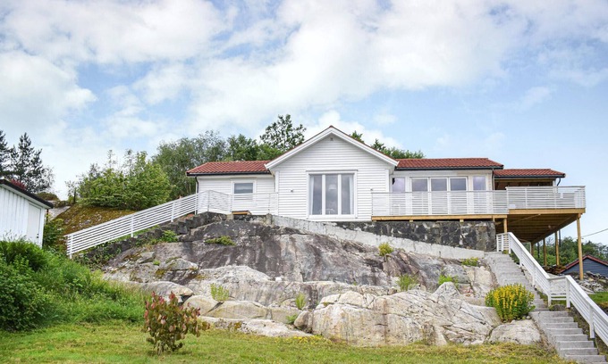 Skanevik House | Amazing home in Skånevik with WiFi