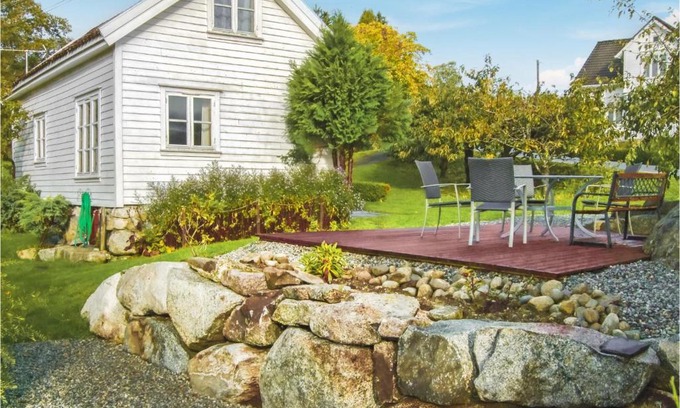 Hjelmeland House | Amazing Home In Skiftun With Wifi