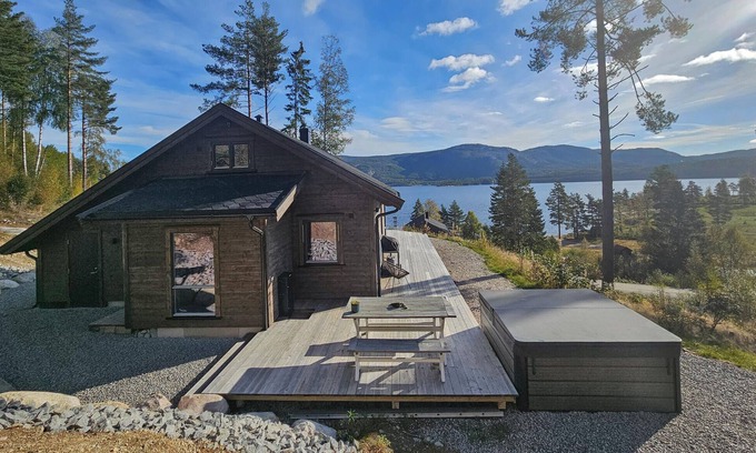 Nissedal House | Amazing home in Treungen with WiFi