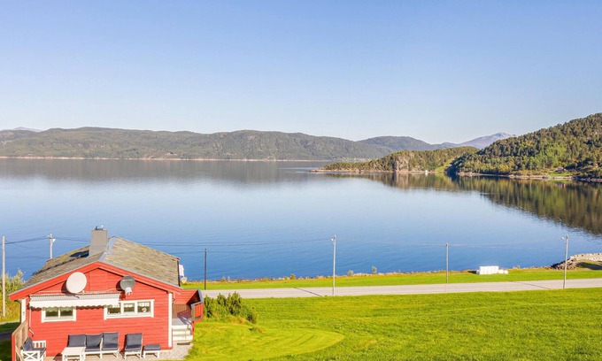 Møre og Romsdal House | Amazing home in Vågstranda