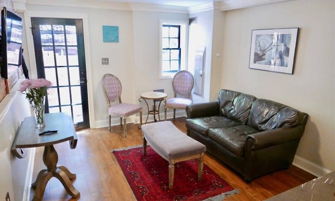 Stanton Park Apartment | Amazing Location - Close to Union Station