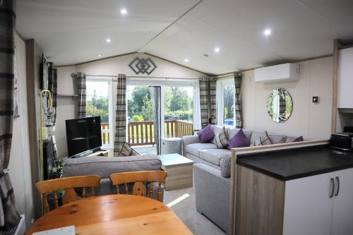 Stonham Aspal Other | Amazing Lodge with Hot Tub