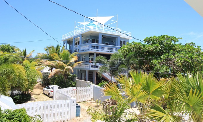 Aguacate House | Amazing Ocean View 30 Steps to Shacks Beach