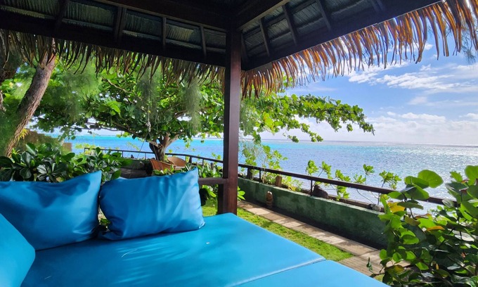 Punaauia Villa | Amazing Polynesian lagoon side villa with 3 air conditioned bedrooms and WIFI