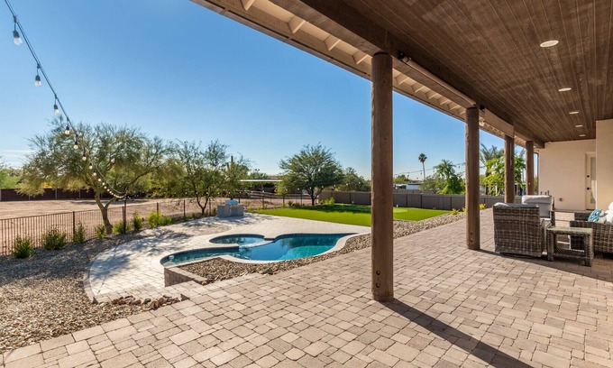 Pinnacle Peak House | Amazing Rates | Cave Creek Luxury