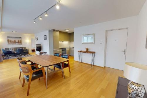 Sihlfeld Apartment | Amazing/sunny 2 bedroom flat in the city center (West 6)