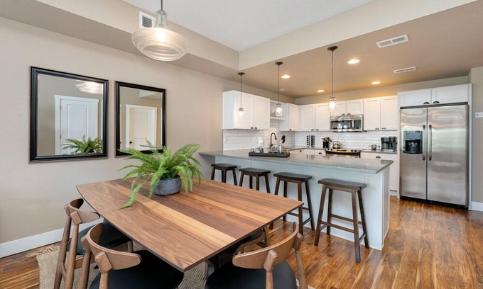 Old Town North House | Amazing Urban Townhome near Breweries & River!