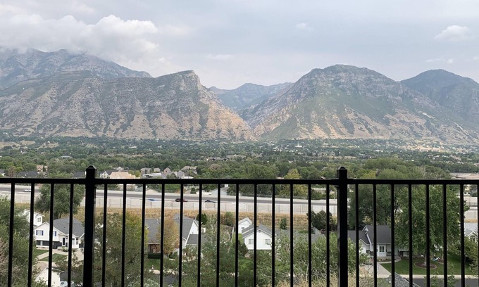 Hillcrest Condo | Amazing Valley View located close to BYU &UVU.