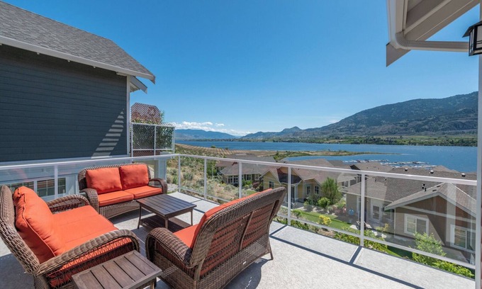 Okanagan-Similkameen House | Amazing Views at The Cottages on Osoyoos Lake