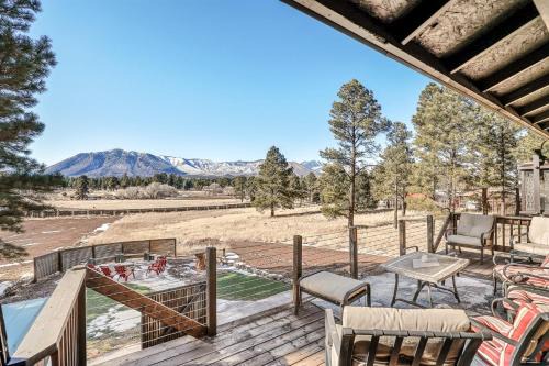 Flagstaff Villa | Amazing Views Central AC 5 ac of Privacy Lawn Games and HOT TUB