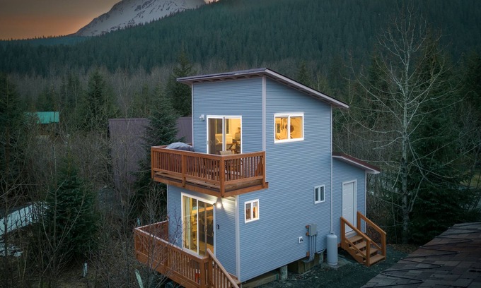 Bear Creek House | Amazing views on a quiet street just outside of Seward, AK