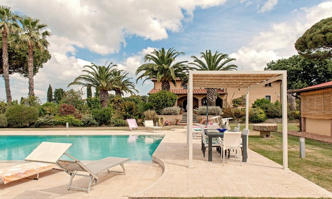 Cecina Villa | Amazing Villa in the heart of Tuscany