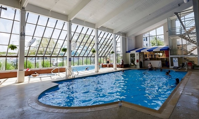 Silver Beach House | Amazing Vistas from Wings Neck Lighthouse! 3 Units, FREE Parking, Swimming Pool!