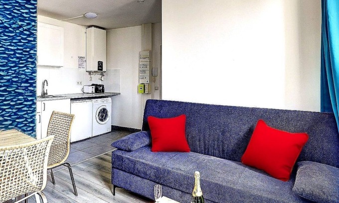 Montreuil Apartment | Amazone 136 - Beautiful Duplex Apartment