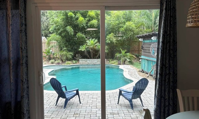 Fernandina Beach Cottage | Amelia Island Beach Cottage 3BR/2BA w/private pool and hot tub, spacious parking