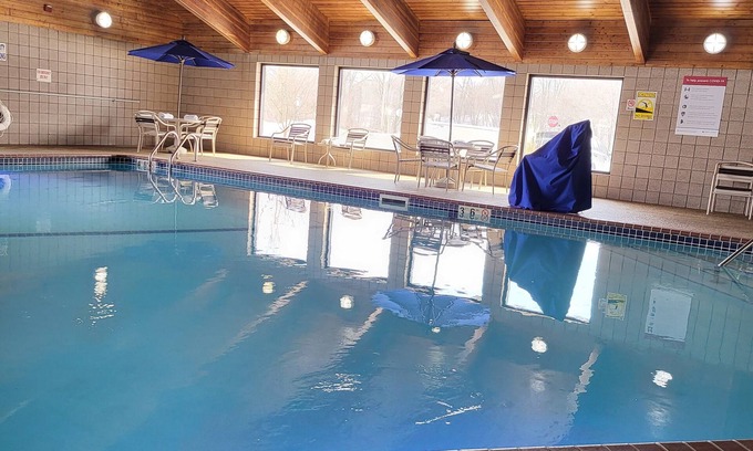 Mounds View Hotel | AmericInn by Wyndham Mounds View Minneapolis